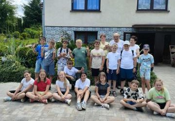 Wyjątkowa wycieczka klasy IV A – MINI ZOO u Dziadków Zosi